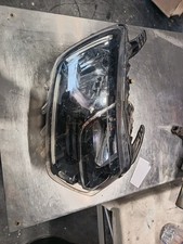Phare Avant Droit Dacia Duster II ( 260101133R )