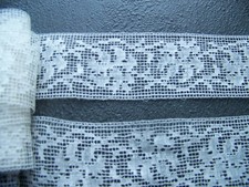 ANCIENNE DENTELLE AU FILET DE CALAIS MAILLE CARREE 35mm x 1030 cm - D 24