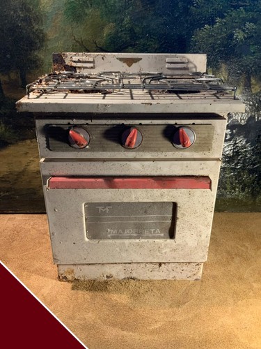 Ancien jouet cuisinière four - cuisinière,