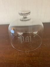  Cloche monogrammée en cristal de Baccarat