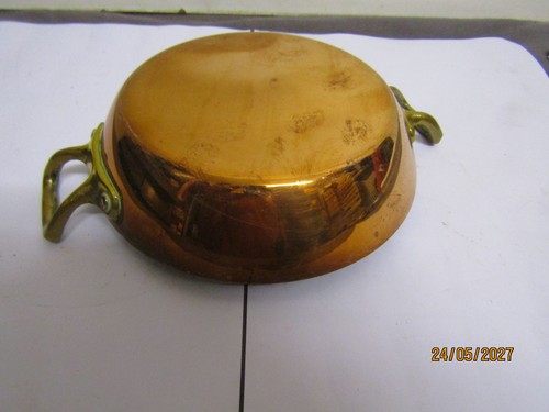 Ancien plat œuf en cuivre - , a