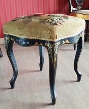 Tabouret quatre pieds époque