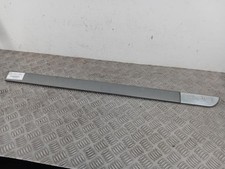 Baguette de porte avant droite