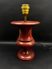 Pied de lampe en pierre reconstituée rouge "sang de bœuf", XXe siècle