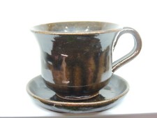 SUPERBE ET RARE TASSE MARRON