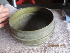 Ancien Cache Pot en Laiton Période Art Déco au Décor Floral