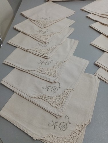 Nappe ancienne brodée - nappe,