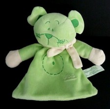 *. DOUDOU PLAT TIAMO SOURIS OURS VERT GRELOT ECHARPE ECRU BLANC - ETAT NEUF*