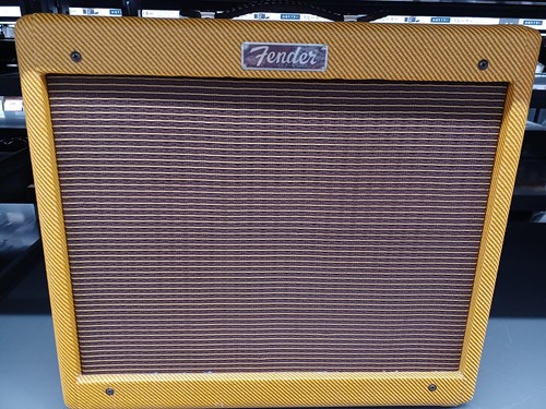 Fender guitar amplifier - fender,