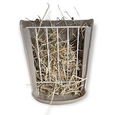 Râtelier à foin et écuelle