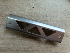 17761-17G00 UNE PROTECTION DE RADIATEUR MOTO SUZUKI 650 SV 2003 2004 2005 2006