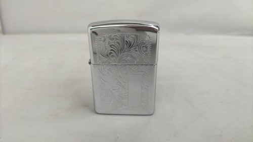 Briquet huile zippo - à,