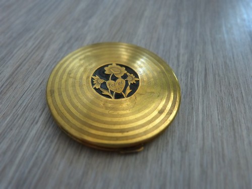 Poudrier ancien laiton - ancien, en