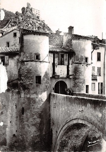 04-ENTREVAUX-N�T201-B/0185