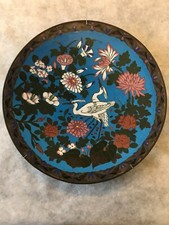ANCIENNE ASSIETTE CLOISONNE BRONZE EMAIL DECOR GRUES ET FLEURS XIX EME JAPON 