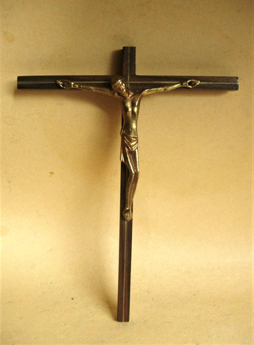 Crucifix mural bronze style - en,