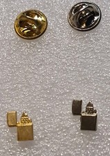 2 Pin's ZIPPO, 1 Doré Et 1