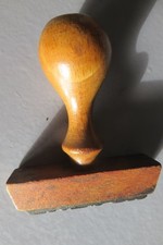 Ancien tampon encreur en bois