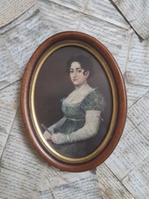 Ancien petit cadre ovale sous verre à poser bois et doré