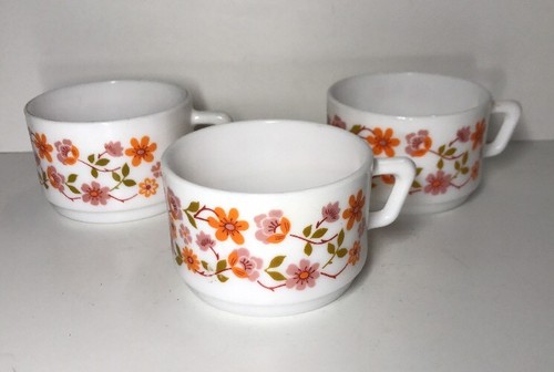 Lot tasses vintage arcopal - vintage,