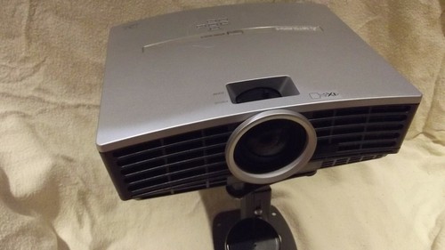 Mitsubishi hc100 dlp projector - hc100,