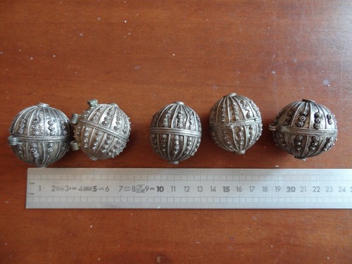 Lot anciennes grosses perles - 5,