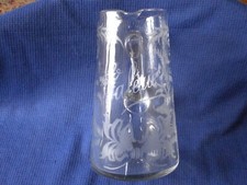 CARAFE CRUCHE A EAU VERRE SOUFLE PRENOM VALERIE GRAVE A LA MEULE  DECORS  FLEURS