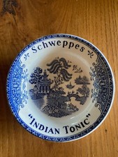 Coupelle, soucoupe, assiette, vide poche, cendrier publicitaire Schweppes Gien