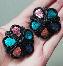 Clips d'oreilles dorée vintage de créateur signée Satellite