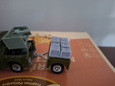 Land rover Norev  caisse de munitions  repro