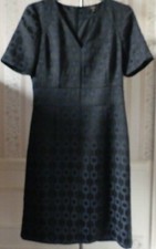 Robe noire, marque 123