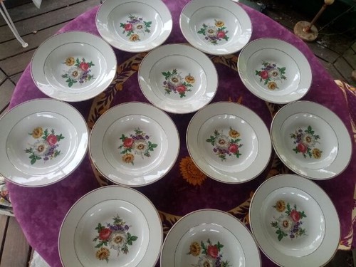 Assiettes creuses demi - assiettes,