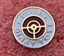 T11 Pins CLUB DINKY TOYS Insigne logo Vintage lapel pin