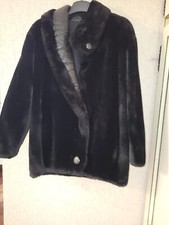 veste femme fourrure et cuir noire taille 38 etat neuf sans aucun defaut