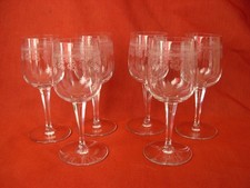 BACCARAT,POMPADOUR ,SERIE DE 6 VERRES A VIN EN CRISTAL GRAVE, EPOQUE DEBUT XX.