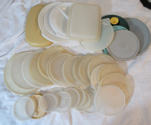 Lot vintage tupperware tops - of,