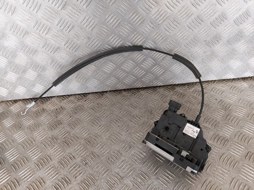 Serrure fermeture porte avant