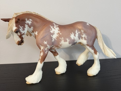 Breyer 2024 collector club - 2024,