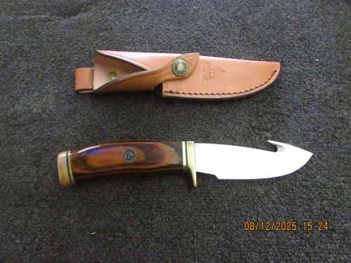 Buck 119 signed knife