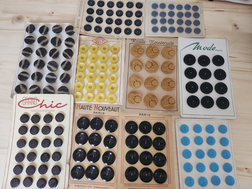 Lot plaques boutons - lot, 10