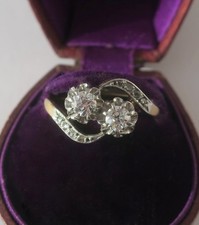 Bague ancienne volutes