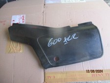 CACHE LATERAL GAUCHE XL600R