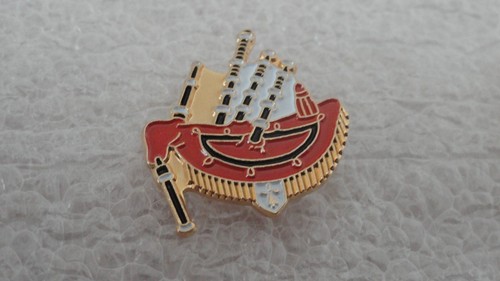 Pin cornemuse bretagne - pin,