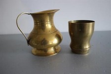ancien petit pichet et gobelet