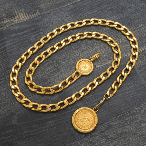Chanel plaqué logos - chanel,