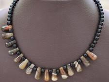 beau collier de perles yemani