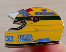 RARE VERSION PIN'S F 1 FORMULA ONE CASQUE AYRTON SENNA BOSS FOND ARGENT