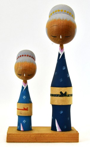 Paire poupées kokeshi - de,