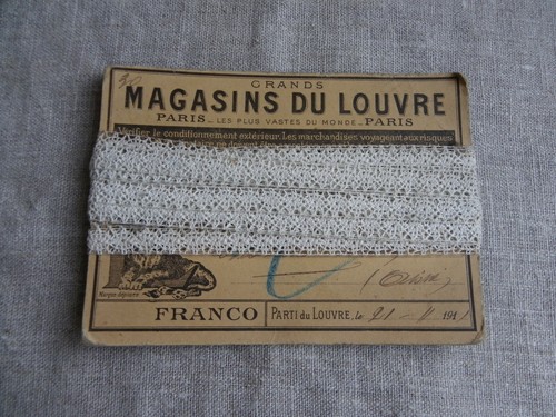 Galon ancien dentelle sur - -,