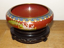 Très belle Grande Coupe en Emmaux Cloisonnés Rouges à Décor de Plantes et Fruits